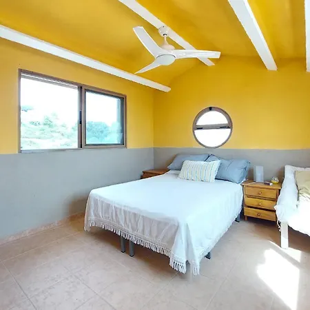 3 Bedroom Pet Friendly In Holiday home *